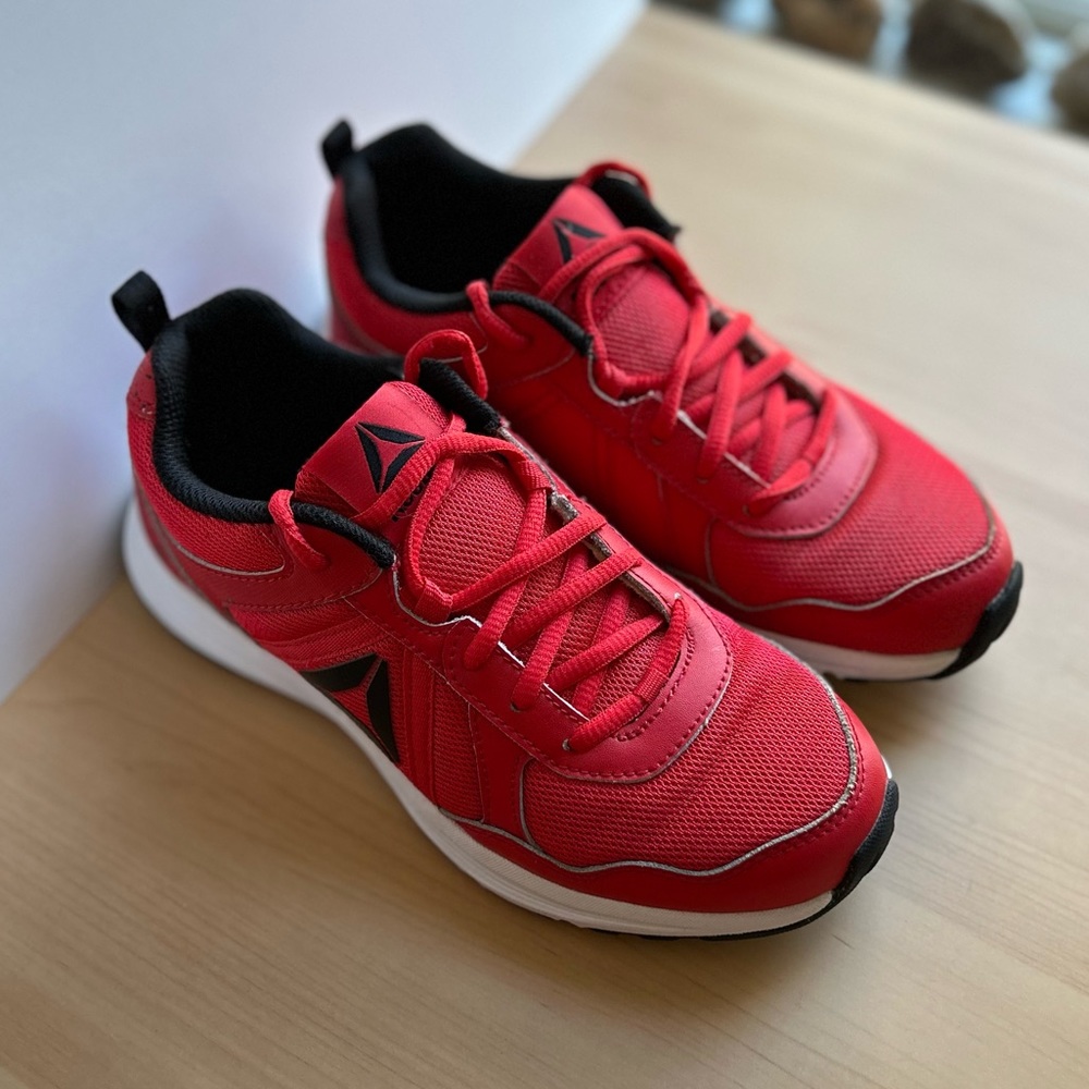 Reebok Kids Almotio US Size 4 Running Shoes Sneaker Red / Black / White
